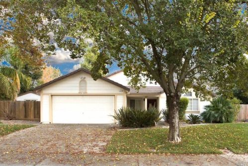 1490 Austin Dr, Liberty Farms, CA 95620-2465