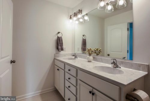 1198 Happy Ridge Dr, Front Royal VA  22630-5302 exterior