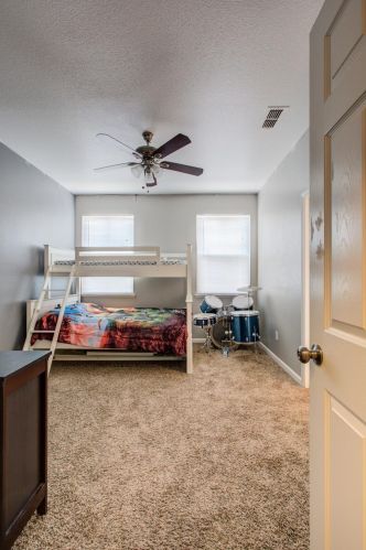 1429 Emerald Dr, Livingston CA  95334-9490 exterior