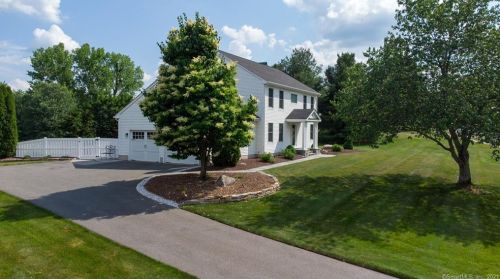 94 Bluff Point Rd, South Glastonbury, CT 06073-3129