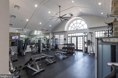 18345 Mid Ocean Pl, Leesburg VA 20176-7451 exterior