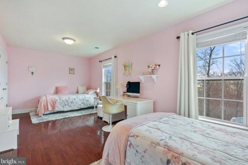 15 Lackawanna Ln, Falling Waters WV  25419-9402 exterior