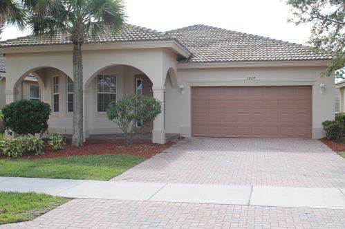 1804 Jamesport Dr, Fort Pierce FL  34953-4353 exterior