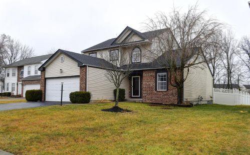656 Sleigh Ct, Pataskala, OH 43062-8063