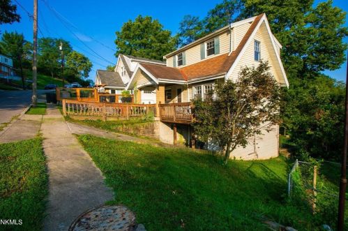 1121 Burnett Ave, Newport, KY 41071-2504