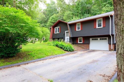 46 Sabin St, Putnam CT  06260-1842 exterior