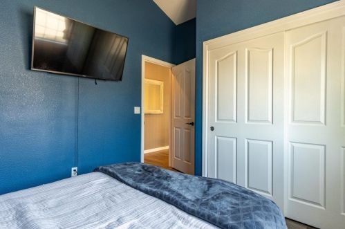 1940 Morning Glory Dr, Hollister CA  95023-7622 exterior