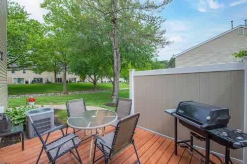 318 Gettysburg Way, Lincoln Park NJ  07035-1835 exterior