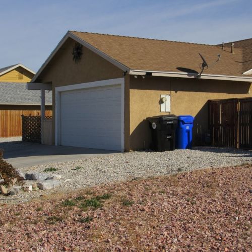 13597 Westwood Dr, Victorville, CA 92395-5265