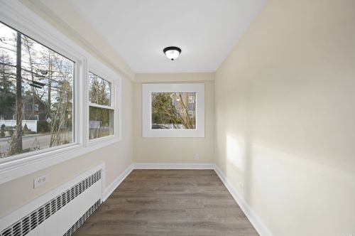 101 Olive St, Huntington Station, NY 11746-1027