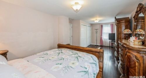 99 Melrose Ave, East Rockaway NY  11518-1005 exterior