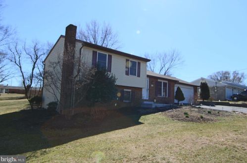 916 Susan Cir, West Enola PA  17025-1830 exterior