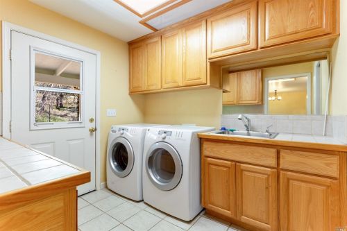 25592 Fairbanks Pl, Willits CA  95490-8910 exterior