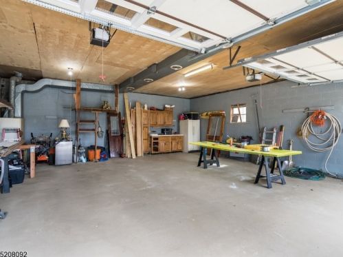 104 King George Rd, Warren NJ  07059-6955 exterior