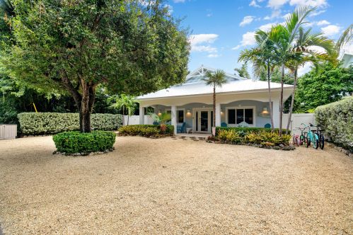 120 1st St, Key Largo FL  33037-4856 exterior