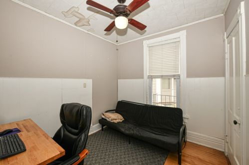 2565 Oakland Ave, Milwaukee WI 53211-3931 exterior