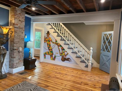 4 Bishop Ct, United States Coast Guard Ac CT  06320-5601 exterior