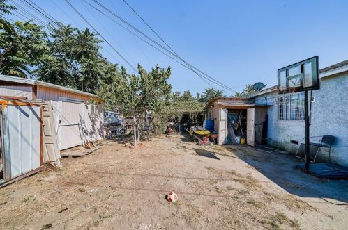 511 Plum St, Compton CA  90222-3935 exterior