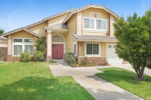 6395 Escena St, San Bernardino, CA 92407-5136