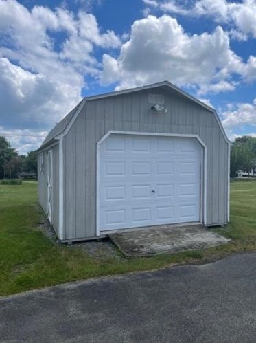 1403 Crestview Dr, Somerset PA  15501-2749 exterior