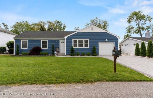 477 Aurora Dr, Bricktown, NJ 08723-5000