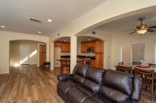 5922 Cypress Point Ave, Long Beach, CA 90808-2128