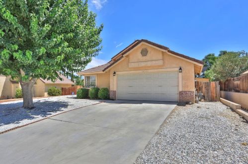 16523 Santiago St, Victorville, CA 92395-8762