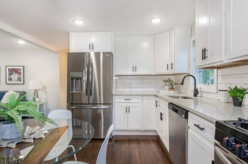 1058 Mayfair Dr, Rahway NJ  07065-1909 exterior