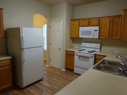 11604 Lapoynor St, Webberville TX  78653-4999 exterior
