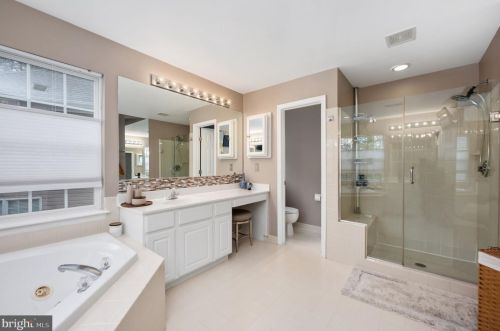 7226 Lyndam Hill Cir, Lorton VA  22079-4509 exterior