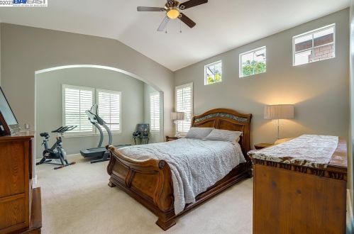 8765 Wild Iris Dr, Gilroy CA  95020-7935 exterior