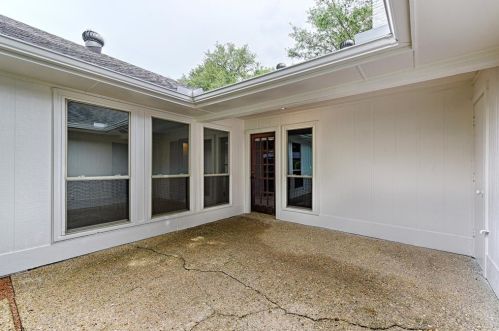 1319 Huntington Dr, Richardson TX  75080-2810 exterior