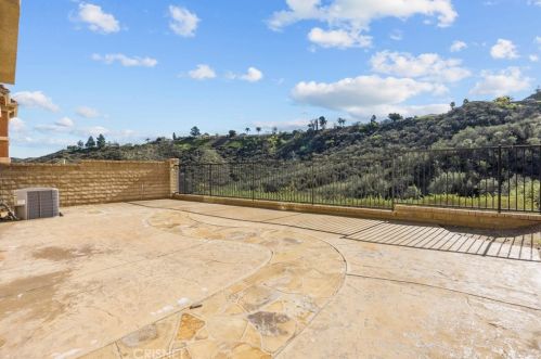 20054 Christopher Ln, Santa Clarita CA  91350-3685 exterior