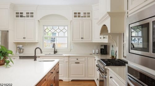 211 Seneca Pl, Westfield NJ  07090-4335 exterior