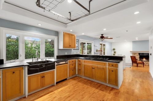 1322 Hamilton Ln, Escondido CA  92029-4316 exterior