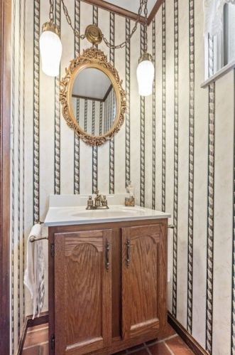 226 Iola St, Glenshaw PA  15116-2029 exterior