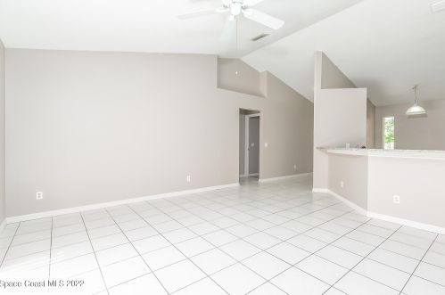 1145 37th Ave, Vero Beach FL  32960-4059 exterior