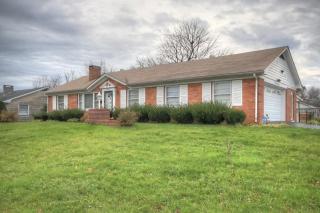 1879 Alexandria Dr, Lexington, KY 40504-3140
