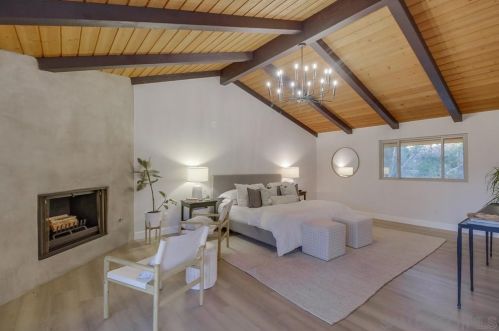 2502 Singing Vista Way, El Cajon CA  92019-2740 exterior