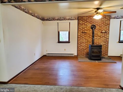 65 Ream Rd, Ephrata PA  17522-9792 exterior