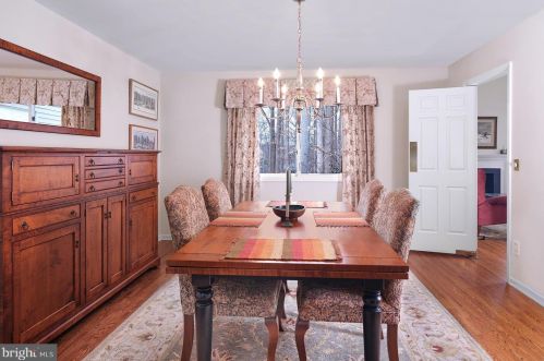 16 Hunters Cir, Lebanon NJ  08833-4395 exterior