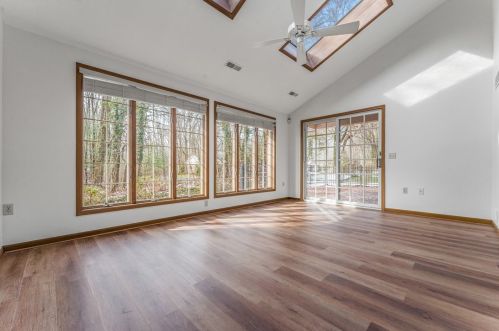 4106 Bristol Ln, New Castle PA  16105-4454 exterior