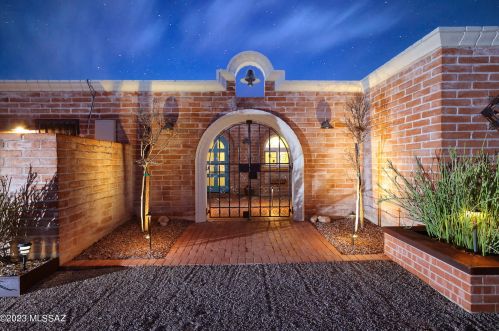 5042 Calle Chueca, Tucson, AZ 85718-7220