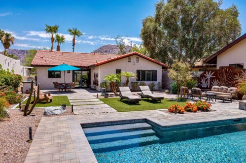 54435 Avenida Madero, La Quinta CA  92253-3620 exterior