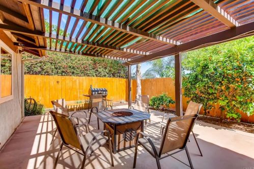 757 Honeydew Ln, Vista CA  92084-3115 exterior