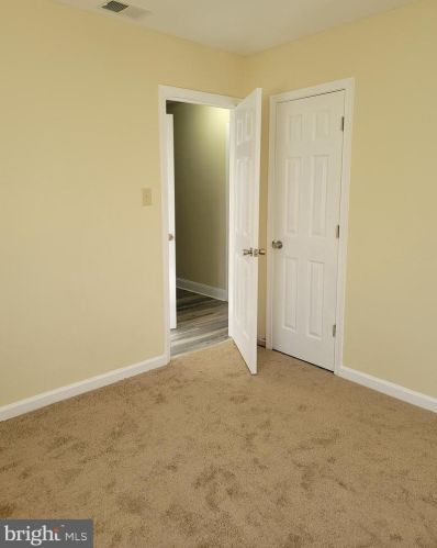 52 Memorial Dr, New Castle DE  19720-1334 exterior