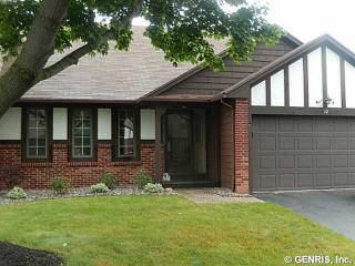12 Cambridge Ct, Fairport, NY 14450-9173