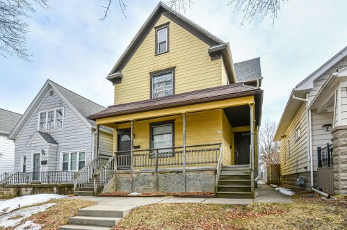 932 73rd St, Milwaukee WI  53214-3125 exterior