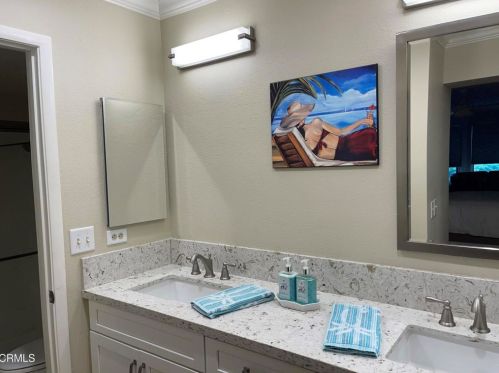 2043 Majorca Dr, Oxnard CA exterior