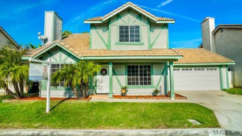 8117 Rancho Del Oro St, Paramount, CA 90723-2351